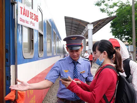 Thí sinh đi thi và nhập học đại học, cao đẳng được giảm giá vé tàu