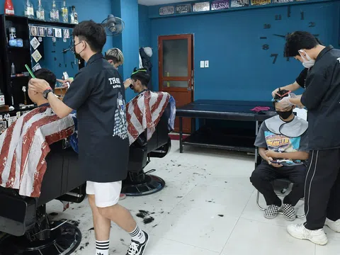 Hoả tốc: Từ 0h ngày 13/7 Hà Nội dừng cắt tóc, quán ăn chỉ được bán mang về