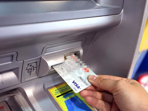 Có nên rút tiền mặt thẻ tín dụng để chi tiêu cuối năm?