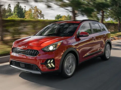 Uống chỉ 4,8 lít xăng/100km, mẫu xe Kia ngập công nghệ, phả hơi nóng vào Mazda CX-5