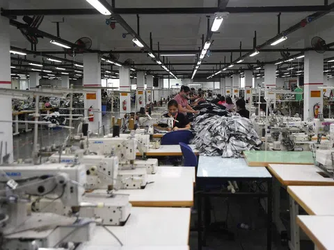 Reuters: Việt Nam tăng tốc sẽ gỡ nút thắt cho chuỗi cung ứng toàn cầu năm 2022