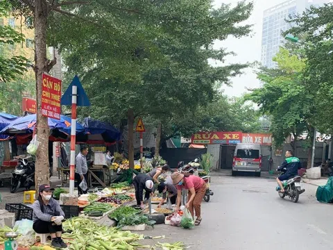 Hà Nội: 71 xã, phường không còn chợ cóc, chợ tạm