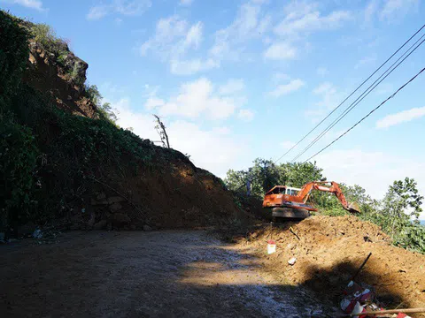 Đã tìm thấy 16 thi thể bị núi lở vùi ở Quảng Nam