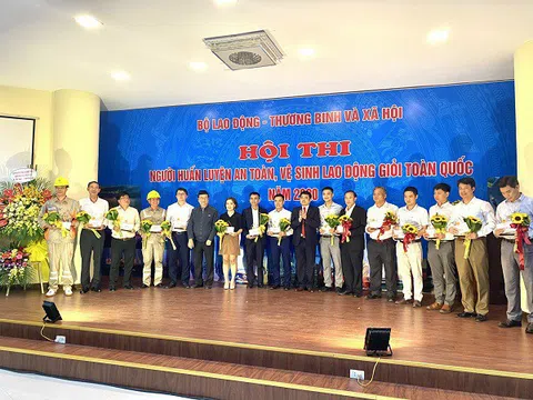 EVNNPC đạt giải nhất toàn đoàn Hội thi “Người huấn luyện An toàn, vệ sinh lao động giỏi toàn quốc năm 2020”