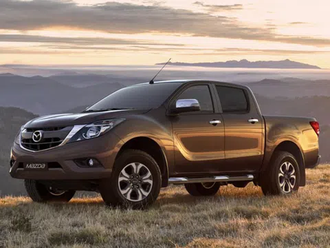 Mazda BT-50 giảm giá tại Việt Nam, cạnh tranh Ford Ranger