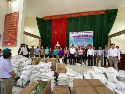 Công ty CP Tập đoàn Minh Trí tiếp tục chiến dịch phát khẩu trang, nước diệt khuẩn miễn phí tại Vĩnh Phúc
