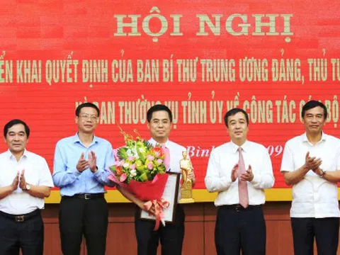 Triển khai quyết định của Thủ tướng Chính phủ, Ban Bí thư về công tác cán bộ