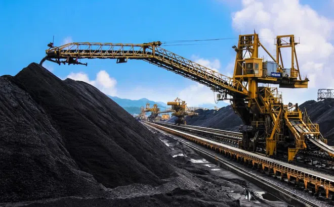 Việt Nam xuất khẩu 112.112 tấn than thu về 30,27 triệu USD