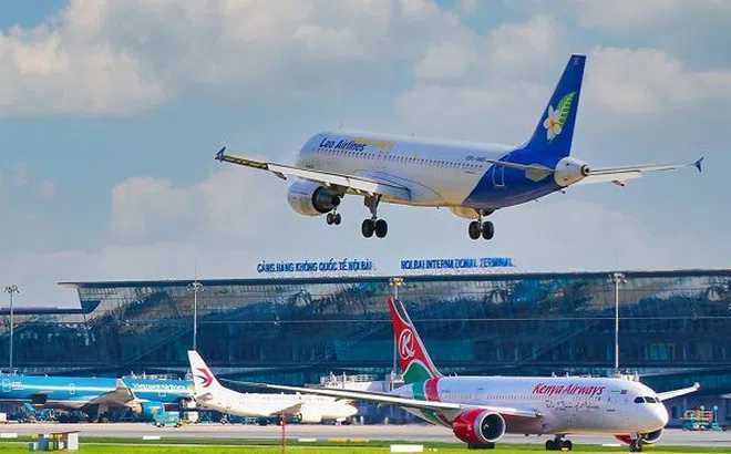 Nhiều khó khăn trong việc giảm giá vé máy bay