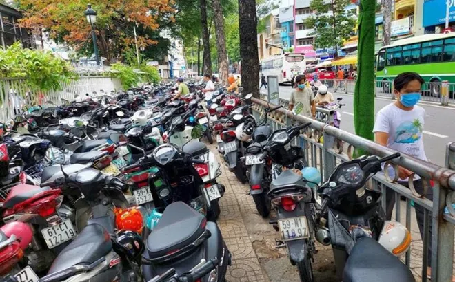 TP. Hồ Chí Minh xem xét bãi bỏ thí điểm thu phí vỉa hè