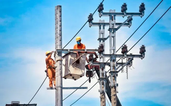 6 nhóm giải pháp bảo đảm việc cung ứng điện trong năm 2025