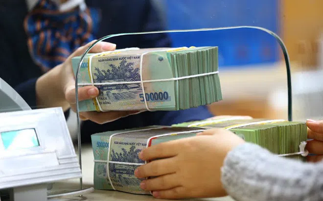 Loạt ngân hàng vừa tăng lãi suất tiền gửi tiết kiệm, gửi tiền ở đâu có lợi nhất?