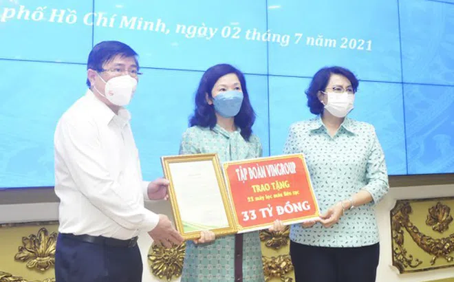 TPHCM: Tiếp nhận hỗ trợ trang thiết bị y tế phòng chống dịch COVID-19 trị giá gần 250 tỷ đồng của 12 doanh nghiệp, cá nhân