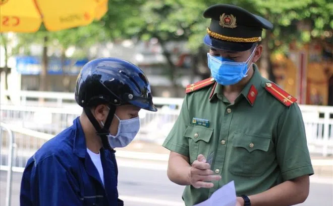 Hà Nội: Không kiểm tra giấy đi đường tại 19 quận, huyện “vùng xanh”