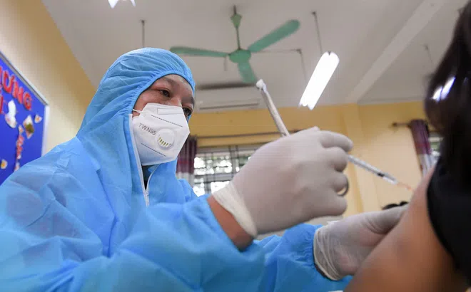 Bộ Y tế: Rút ngắn khoảng cách mũi tiêm vắc xin phòng Covid-19 nhắc lại