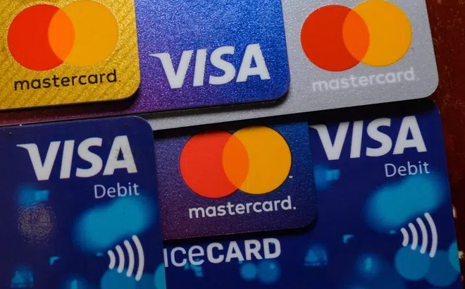 Hàng triệu chủ thẻ tín dụng sắp không vui: Visa, Mastercard chuẩn bị tăng phí