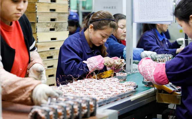 Tái thiết đời sống người lao động hậu COVID-19: Đừng để thuế trở thành một gánh nặng