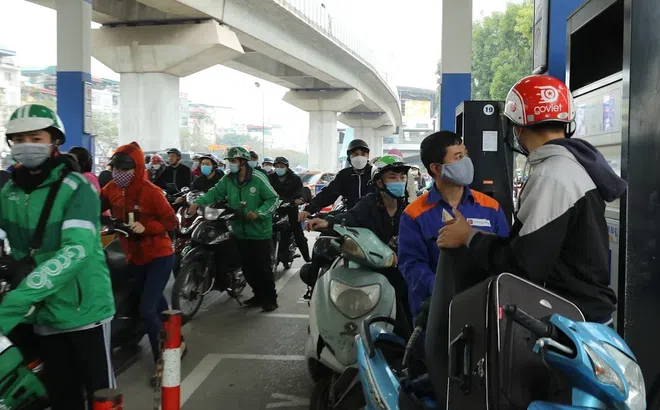 Từ 15h chiều, giá xăng dầu tăng mạnh nhất từ trước đến nay