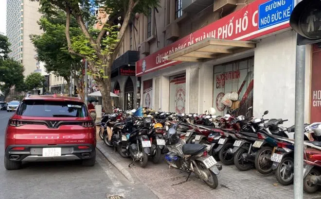 TP HCM đề xuất thu phí sử dụng vỉa hè từ năm 2024