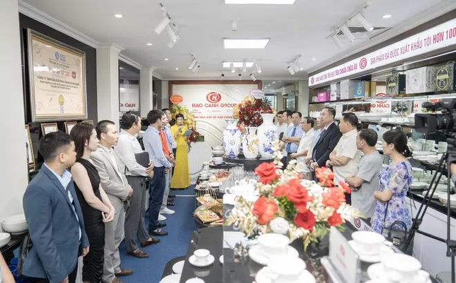 Tưng bừng khai trương Văn phòng mới sứ Hảo Cảnh tại Hà Nội