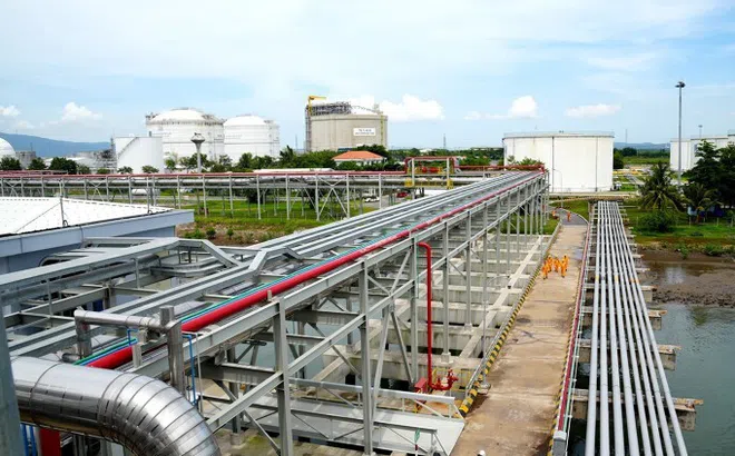 Chuỗi kho cảng LNG đầu tiên và lớn nhất Việt Nam sẽ vận hành trong tháng 10
