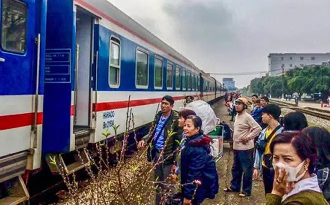 Giá vé tàu Tết Giáp Thìn 2024 cao nhất gần 3 triệu đồng