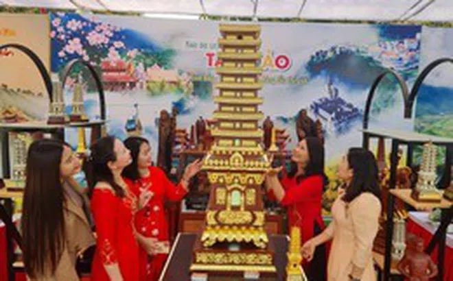 Vĩnh Phúc: Người giữ nghề, lan tỏa bản sắc của Tháp gốm men Chùa Trò