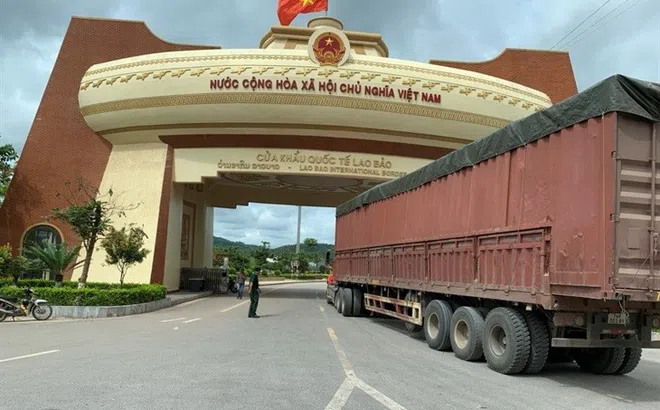 Kim ngạch thương mại Việt - Lào tăng gần 34%