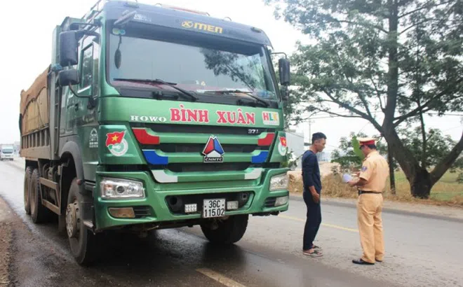 Thanh Hóa: Tăng cường kiểm soát tải trọng phương tiện trên các tuyến giao thông
