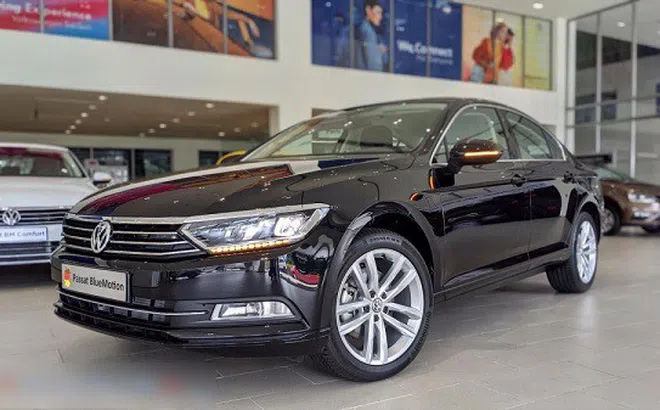 Nhiều mẫu ô tô giảm giá mạnh đầu tháng 10