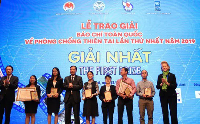 Trao Giải báo chí toàn quốc về Phòng chống thiên tai lần thứ nhất