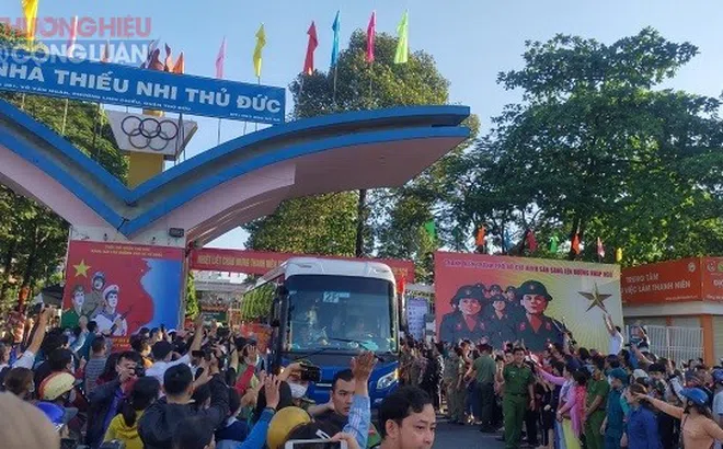 Giám sát chặt thanh niên nhập ngũ để ngăn ngừa dịch COVID-19