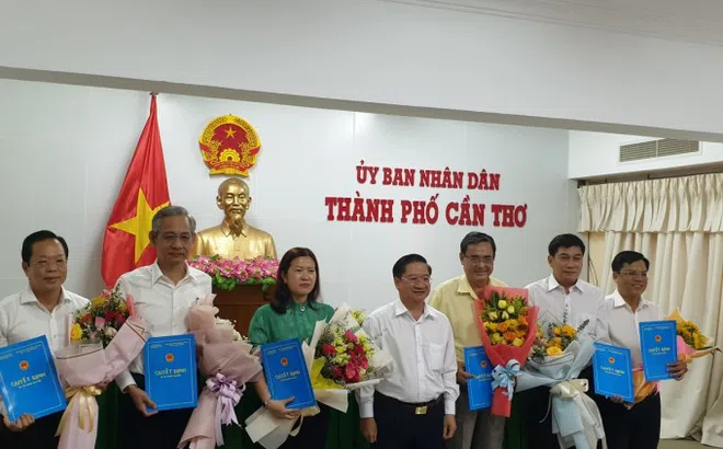 Cần Thơ: Điều động, bổ nhiệm 5 Giám đốc Sở
