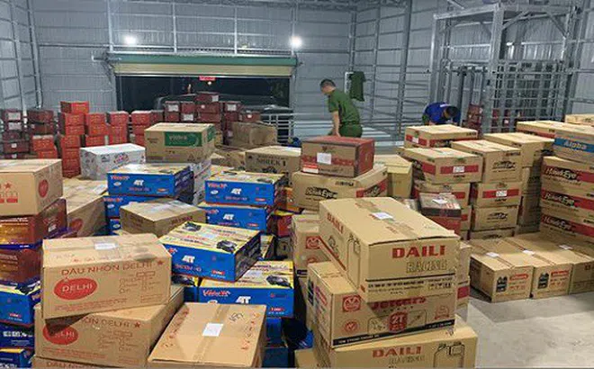 Bắt tạm giam 3 đối tượng trong đường dây “chạy điều động” cán bộ