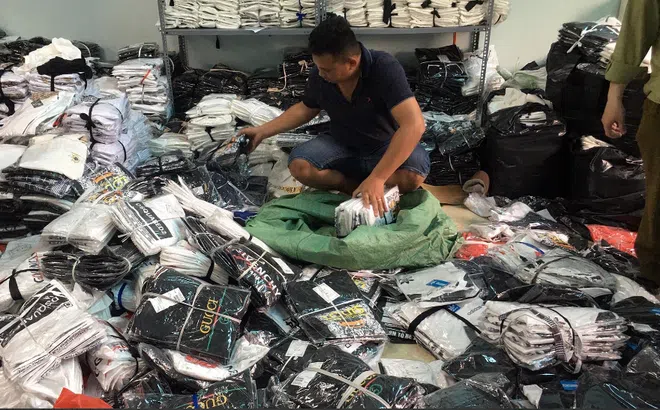 Mánh khóe của ông chủ kho hàng giả các thương hiệu LV, Gucci, Nike, Burberry... mới bị bắt tại Hà Nội