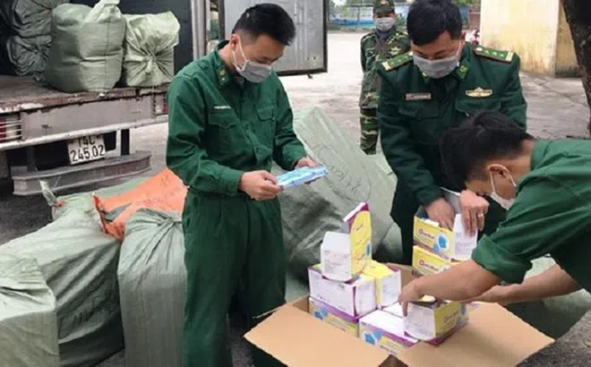 Liên tiếp bắt giữ nhiều vụ buôn lậu khẩu trang y tế ra nước ngoài