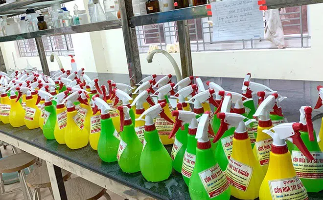 Pha chế thành công dung dịch nước rửa tay khô sát khuẩn