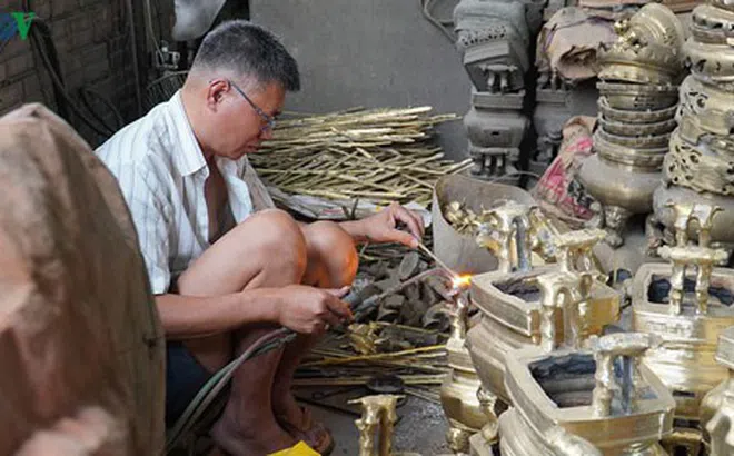 Nhiều làng nghề kinh doanh hiệu quả nhờ thương mại điện tử