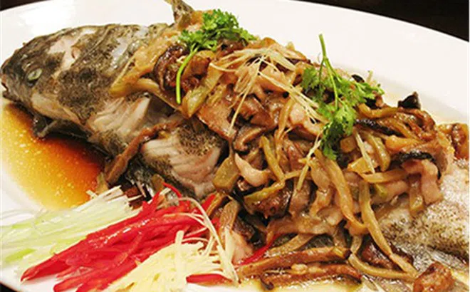 Món cá hấp bia đậm đà, hết sạch mùi tanh, ai cũng gật gù khen khéo
