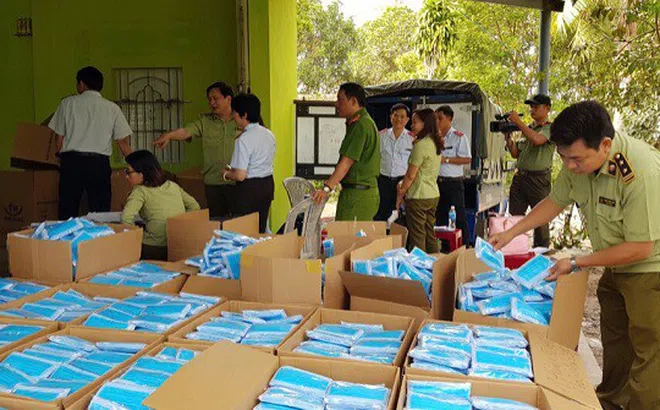 Phú Yên: Bắt quả tang 1 cơ sở sản xuất khẩu trang y tế không phép