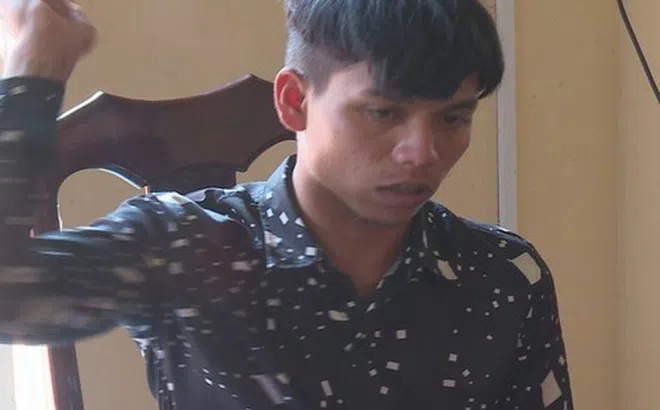 Mâu thuẫn vì một câu nói trên mâm rượu, nam thanh niên cầm dao chém bạn nhậu nguy kịch