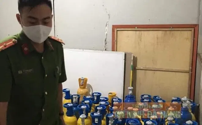 Lực lượng 911 Đà Nẵng phát hiện kho chứa bình khí cười
