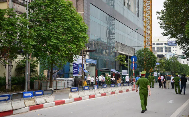 Hà Nội: Tiến hành cưỡng chế, phá dỡ giai đoạn 2 tại tòa nhà 8B Lê Trực
