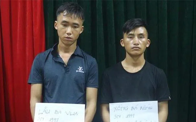 Cảnh sát giao thông phát hiện vụ vận chuyển 14 bánh heroin trên xe khách