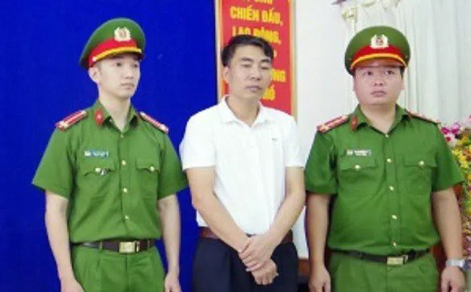Khởi tố, bắt tạm giam Phó Hiệu trưởng trường Trung cấp y tế Hà Giang