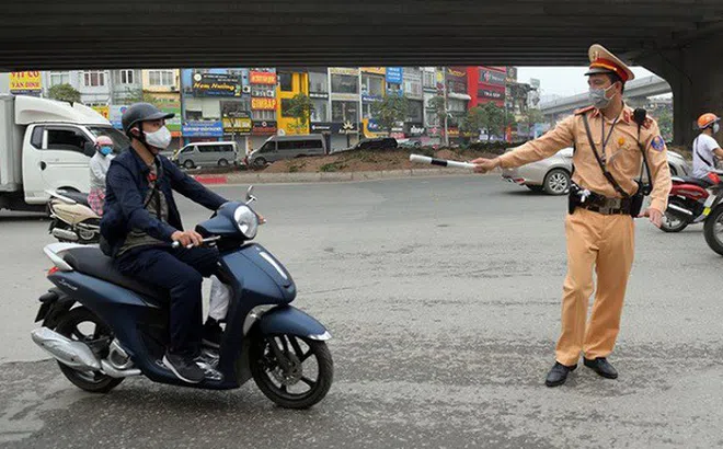 Cảnh sát giao thông được dừng phương tiện để kiểm soát trong trường hợp nào?