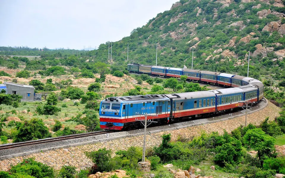 Đường sắt và hàng không cùng tăng chuyến trong dịp Tết Dương lịch